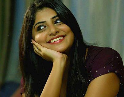 Manjima-Mohan about lip kissing