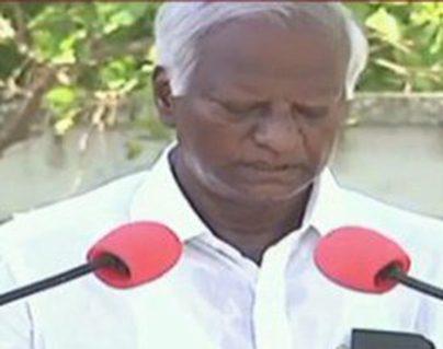 Sun-Stroke-speaker-Kadiyam-Srihari-falls-on-Stage