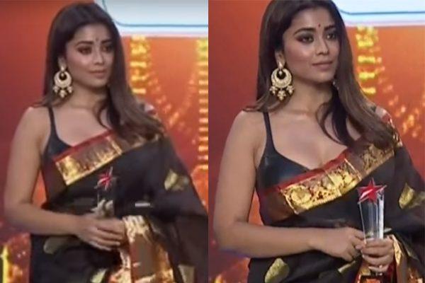 Video of Shriya Saran Uncovering Her Cleavage Goes Viral