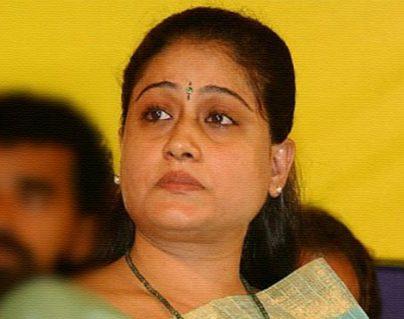 Vijayashanti Bids Goodbye to Telugu Politics