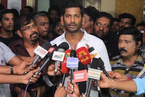 Young Hero Vishal Reddy Rubbishes Rumours on His Political Entry