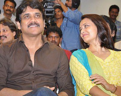 Amala response on nagarjuna political entry