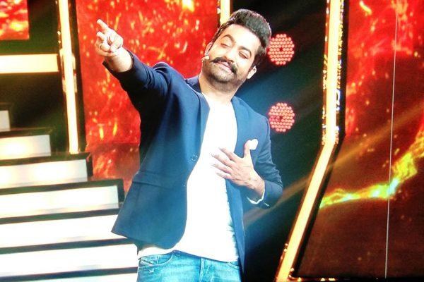 BiggBoss Telugu NTR Surprises - From The Loudness to Super Ease!