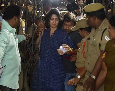 Charmee Breaks SIT Trend And Complaints