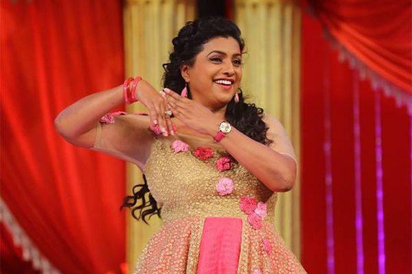 Jabardasth Is a Decent Show - Roja