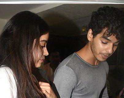 Jhanvi Kapoor on Movie Date with Boyfriend Ishaan Khattar ?