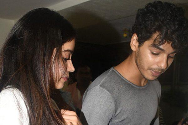 Jhanvi Kapoor on Movie Date with Boyfriend Ishaan Khattar ?