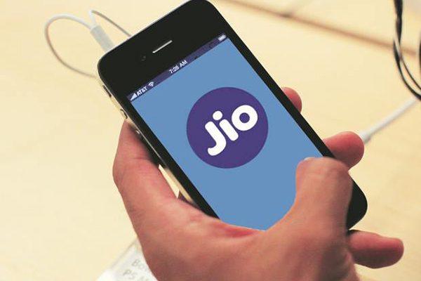 Reliance Jio  Rs 500 4G VoLTE handset  