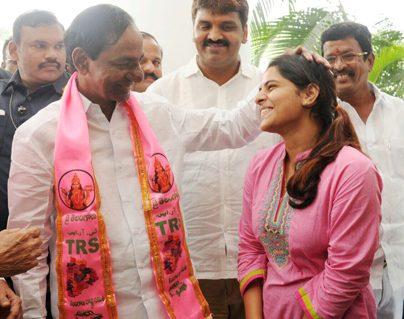 Sanjana Completed Pilot Training Telangana CM KCR
