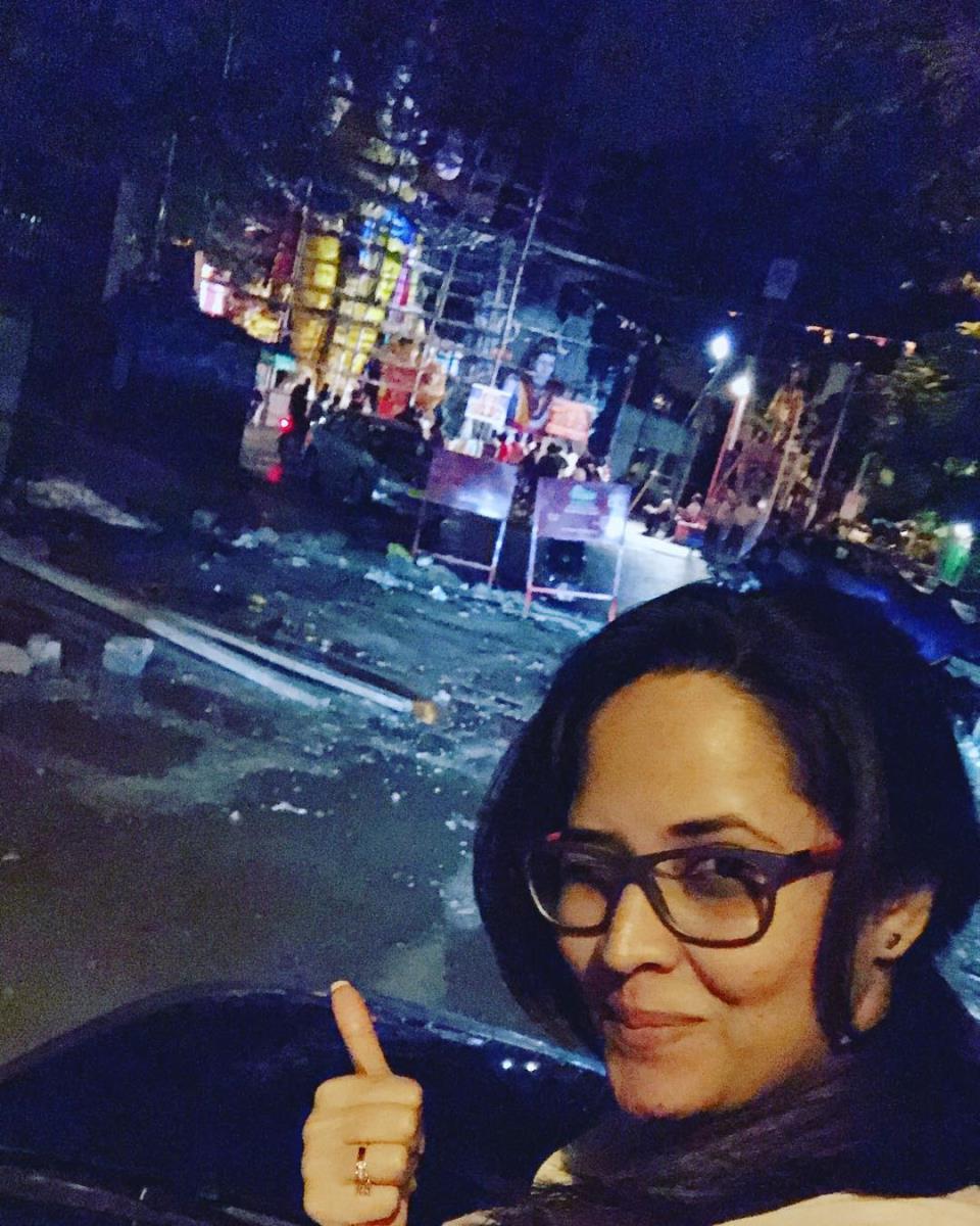 Anasuya Bharadwaj selfie Khairatabad Ganesh 2017