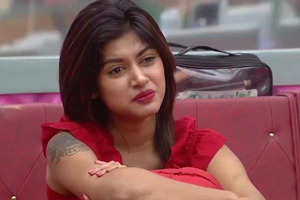 Bigg Boss Contestant Oviya Tried Committing Suicide?