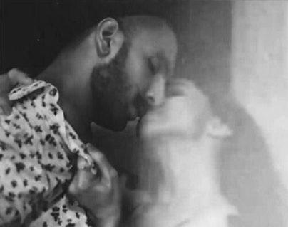 Deepika Padukone - Ranveer Singh Wowing the Internet with Hot Kiss