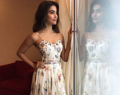 Pooja Hegde Shining as Gorgeous Doll