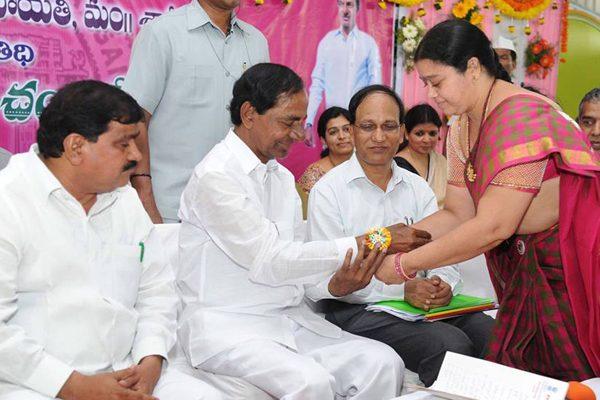 Telangana KCR's New Secretariat - a Traffic Disaster