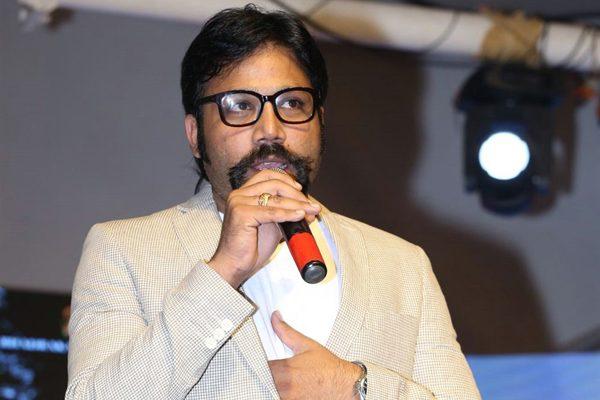 Arjun Reddy Director Sandeep Reddy Vanga Issues with MD & DOP