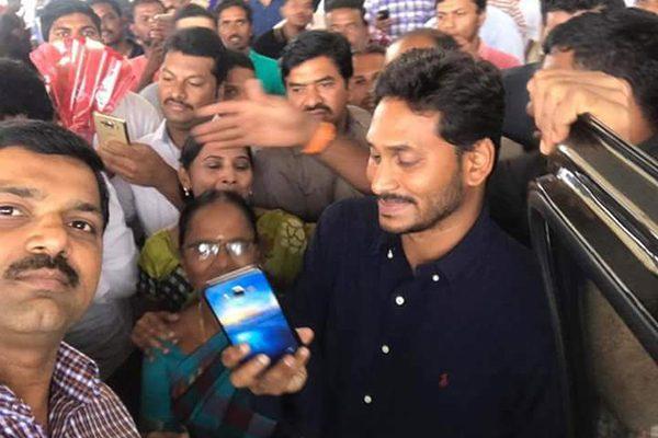 Jagan Back in Hyderabad, Appears Before CBI Court