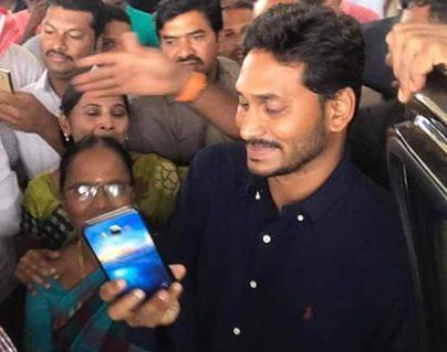 Jagan Back in Hyderabad, Appears Before CBI Court