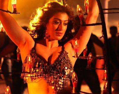 Laxmi Raai Hot Film Julie 2 Stayed Just Before Arrival