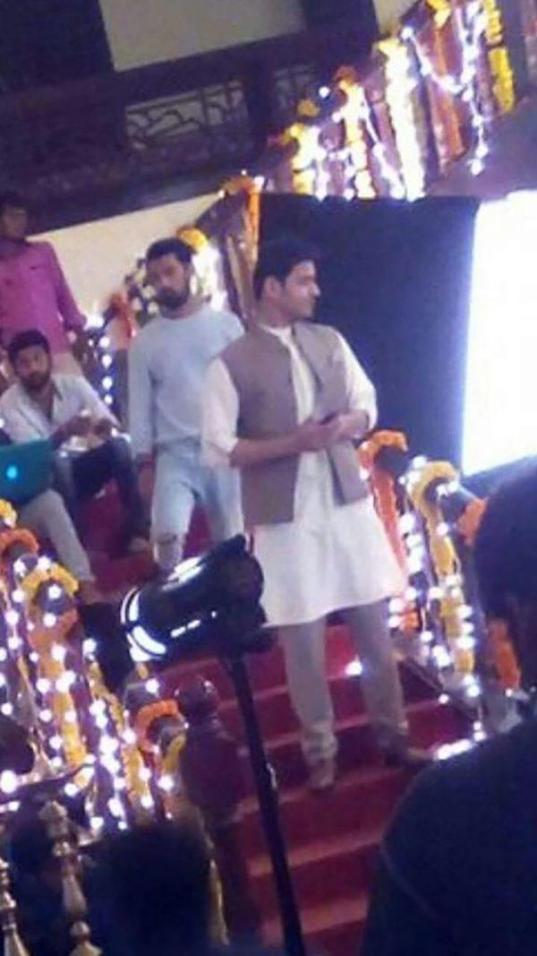 Mahesh Babu in Narendra Modi Suit