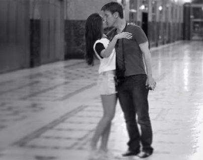 Not to Miss! Ileana D'cruz's Hot Kiss to Boyfriend