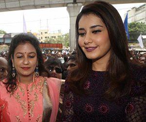 Raashi Khanna Launches Big C
