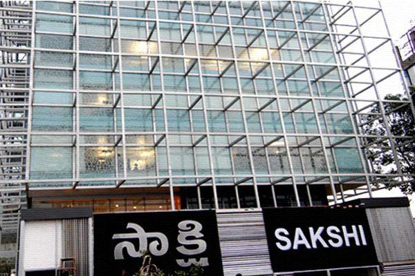 Senior Journalist Tries to Cover-Up Sakshi