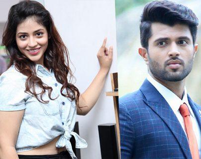 Andhra Girl Priyanka Jawalkar from Anantapur Romancing Vijay Devarakonda