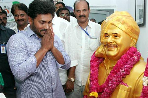 Arrangements on in Idupulapaya for Jagan's Padayatra