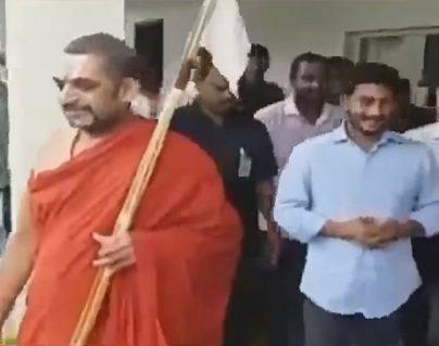 Chinna Jeeyar to Mediate Between YS Jagan and BJP