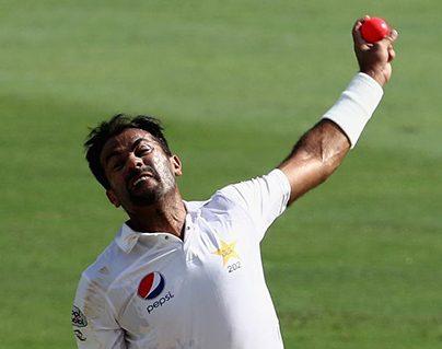 pakistani-bowler-wahab-riaz-misses-his-run-up-five-times-in-a-row