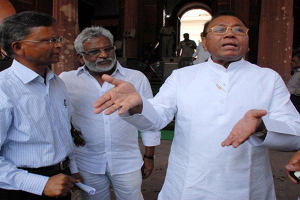 YSR Congress MPs 'U-Turn' on Resignations!