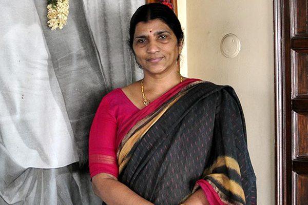 lakshmi parvathi comments on Chandrababu Naidu and NAra Lokesh