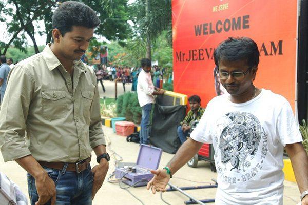 AR Murugadoss' Mass Star Vijay to Play 35+ Hero!