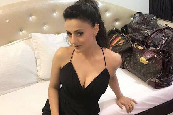 Counterattack on Exposing Made Ameesha Patel Silent