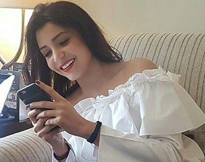 anushka sharma distributes nush