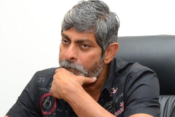 Jagapati Babu Gives Perfect Slap on Nandi Awards Controversy