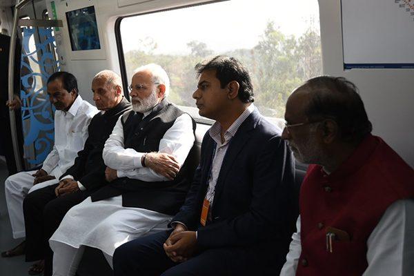 KTR with Narendra Modi - hyderabad Metro Rail Launch