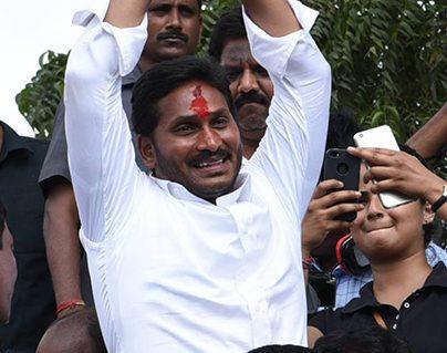 Missing Padayatra, Skipping Assembly, Jagan @ CBI Court
