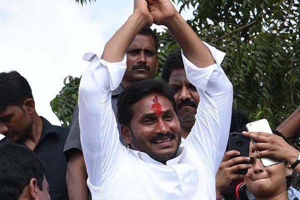 Missing Padayatra, Skipping Assembly, Jagan @ CBI Court