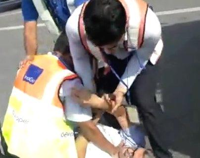 Passenger Treated Shockingly by Indigo Airlines Video
