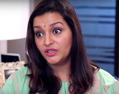 Renu Desai Fires on Social media