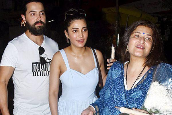 Shruti-Haasan-Mother-Accompanied-Her-Boyfriend-Michael-Corsale