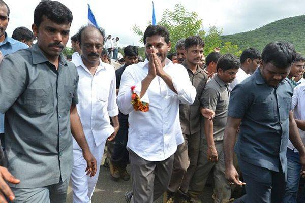 YS Jagan Praja Sankalpa Yatra Day 2