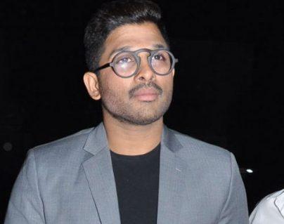 Allu Arjun Looses His Cool, Apologizes Fans