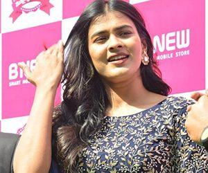 Hebah Patel Launches Bnew Mobile store