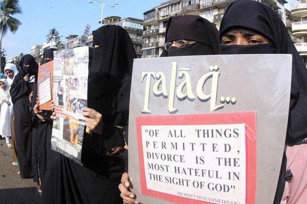 Lok-Sabha-passes-Bill-that-criminalises-triple-talaq