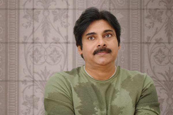 Pawan Kalyan Feminine Expressions - Agnyaathavaasi