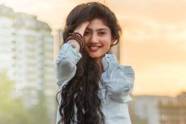 Sai-Pallavi-No-Real-Threat-to-Top-Heroine