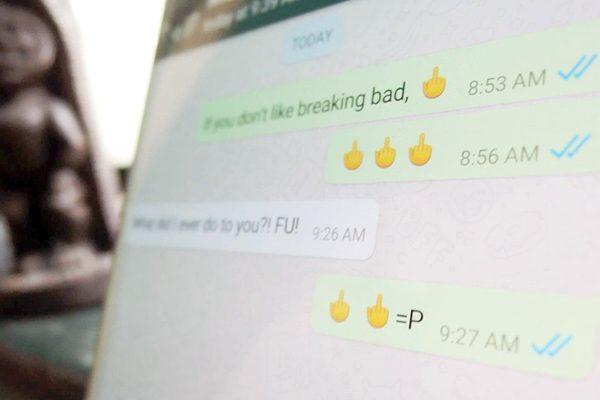 WhatsApp's-'Middle-Finger'-Emoji-Turns-Big-Issue!
