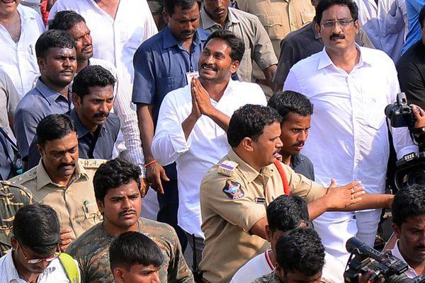 Will-YS-Jagan-Resign-in-2018